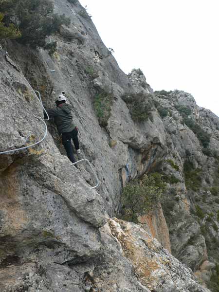 Tramo aéreo que ladea a la derecha 