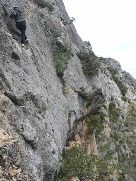 Después de ladear afrontamos otro paso vertical y aéreo 