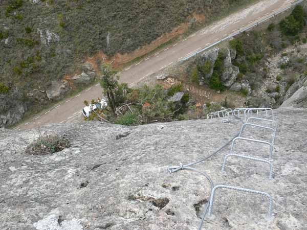 Vistas al parking e inicio de la vía
