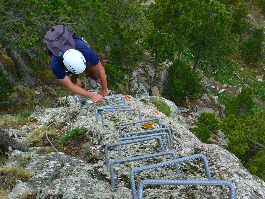 El primer tramo es pura grapa. Muy equipada! 