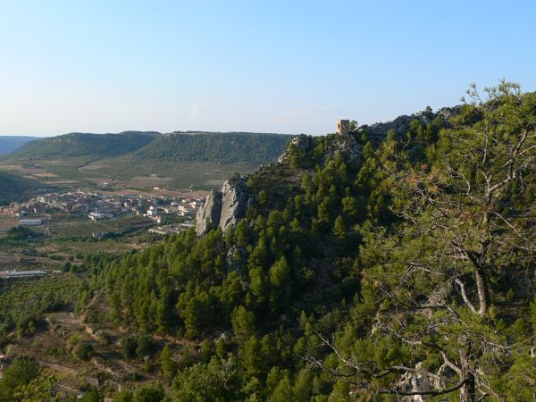Vista desde la Coveta de l Aigua hacia Fuentespalda y la Torreta dels Moros 