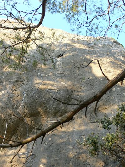 Inicio desplomado de la vía 