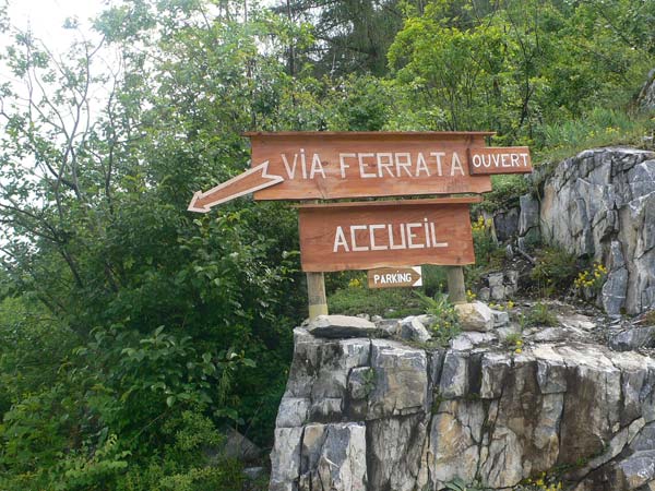 Cartel indicador de la vía 