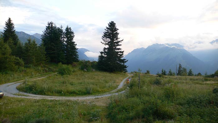 Buscando zona donde acampar 