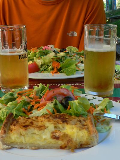 Por fin una merecida comida con cervecita! 