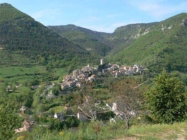 Vista de Peyreleau y  Le Rozier 