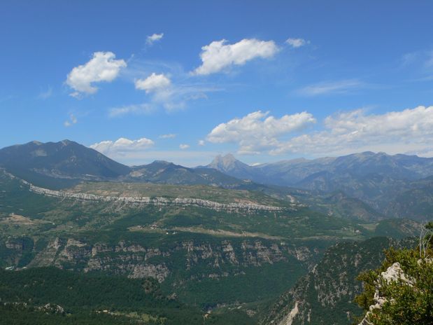 Vista dels Cingles de Vallcebre y el Pedraforca desde Malanyeu 