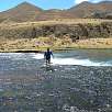 Zona estrecha donde es propicio cruzar a la otra orilla del río Cañete / Ruta a pie Cascadas de Vilca 