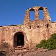Entrada a la ermita románica de Sant Miquel 