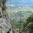 Camino de aproximación junto al funicular con más pendiente del mundo 