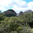 El Huevo a la derecha y la cima de la Peña San Cosme a la izquierda 