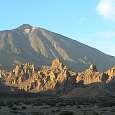 Vista general de Los Roques de García desde el mirador de carretera del Llano de Ucanca  