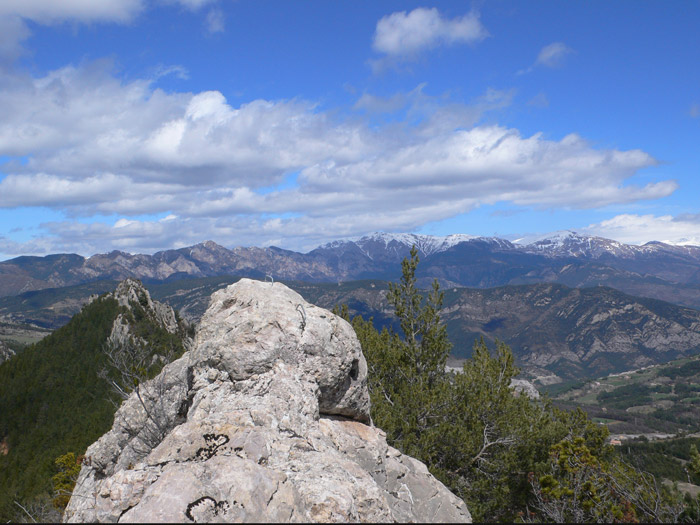 Vista atrás hacia la cima de l`Empalomar 