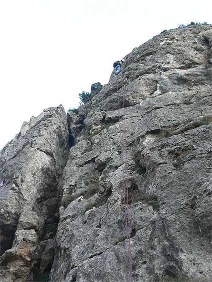 Descendiendo de la aguja rapel de 20 metros 