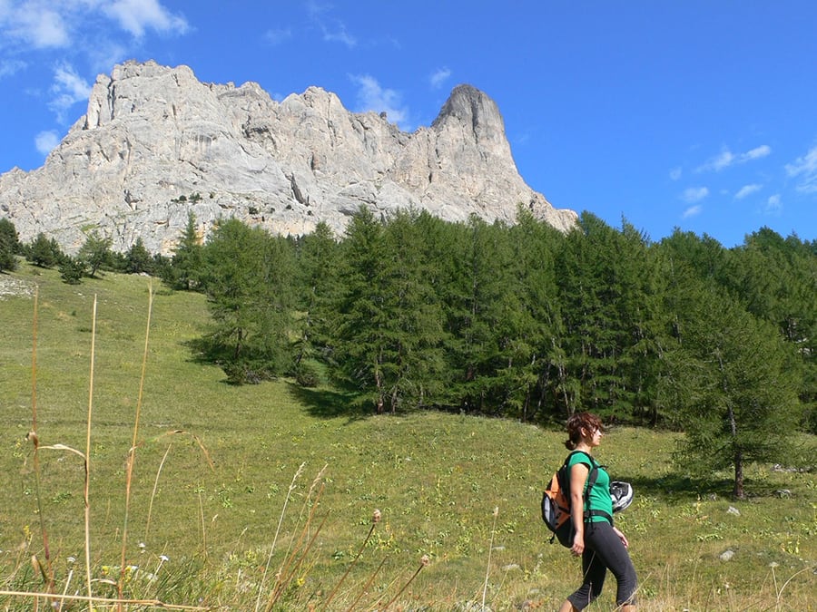Vista de l Aiguillette du Lauzet sobresaliendo del macizo 
