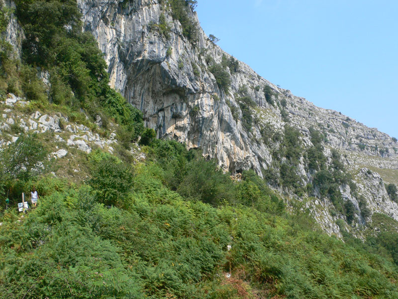 Mirando del estacionamiento a la ermita de San Juan 