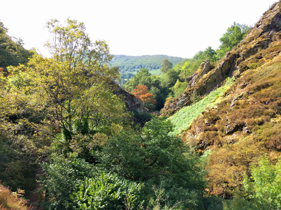 Vistas a la zona de la presa -donde se hace barranquismo- 
