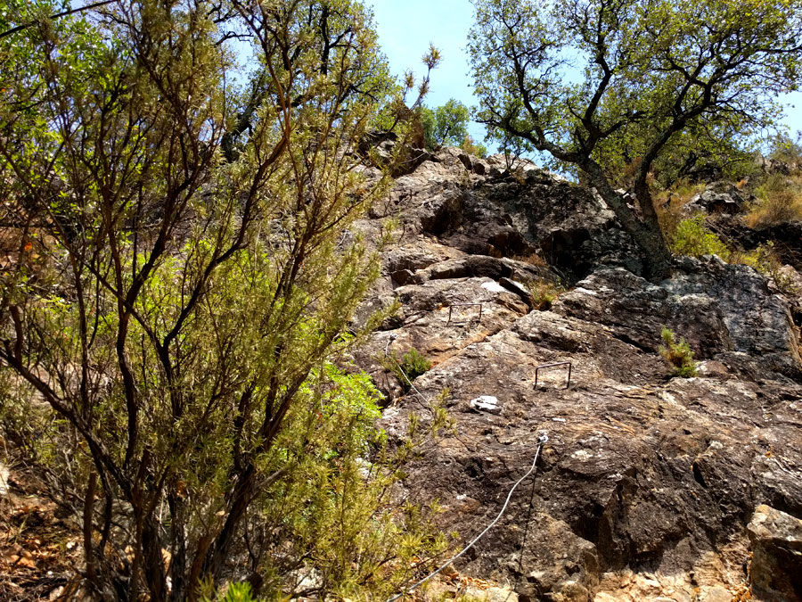 Tramo alto de la vía ferrata -poco inclinado- 