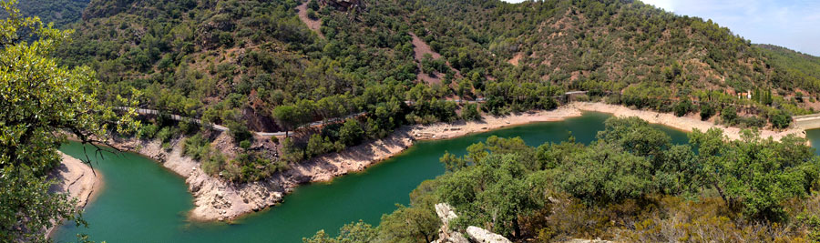 Vista panorámica desde la cima -todo el pantano de Benitandus- 