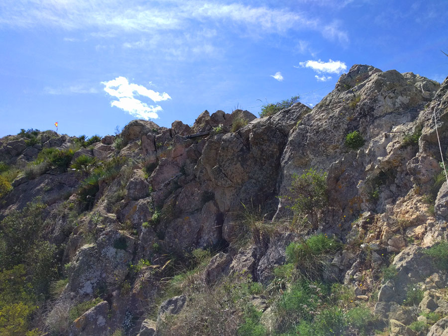 Al final de la segunda pared vemos la cresta que nos conduce a la cima 