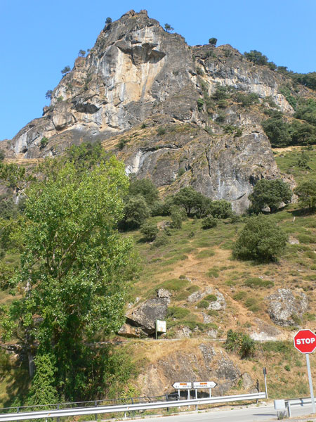 Peña de la Cotera de la Cruz donde transcurre la vía ferrata 