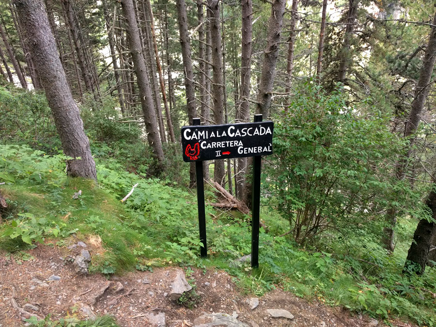 Desvío para dejar el camino hacia la carretera general CG-2 
