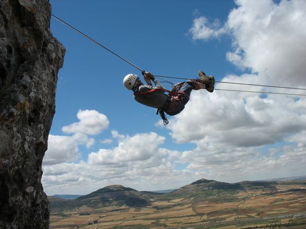 Tirolina desmontable al comienzo del segundo tramo (opcional) 