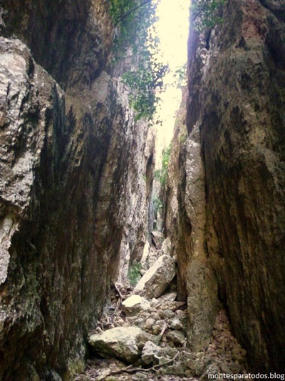 Entrando en la canal (© Montañismo para todos) 