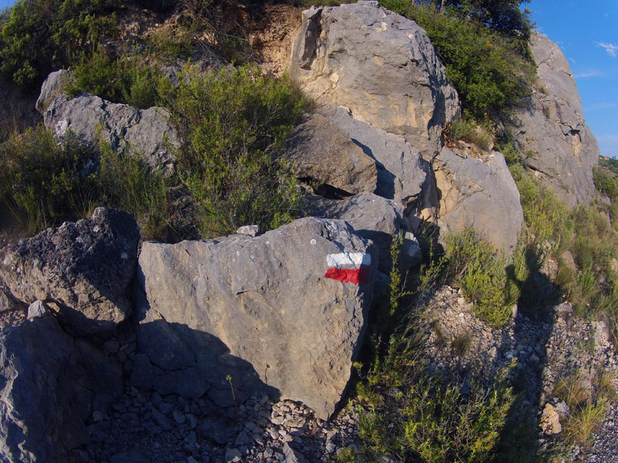 Indicador del GR-1 en la carretera 