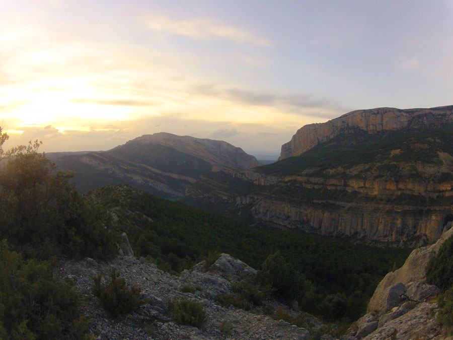 En el regreso subimos a la cresta y podemos disfrutar de grandes vistas al Congost de Montrebei 