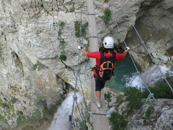 Cerramos la ferrata cruzando la pasarela sobre el Nant 