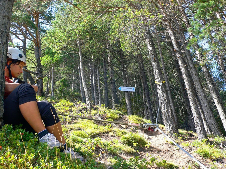 La ferrata continua en bajada a la izquierda 