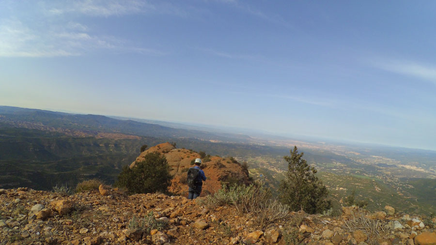 En la cresta del Serrat de la Foradada -dirección a la cima- 