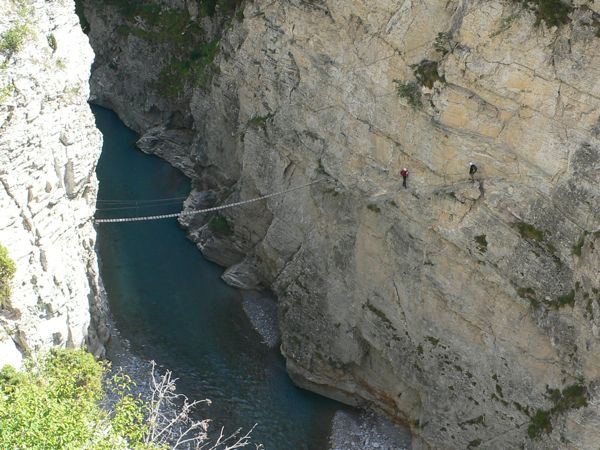 La ferrata termina en la pasarela. Pasada la misma entramos en La Montée au Purgatoire 