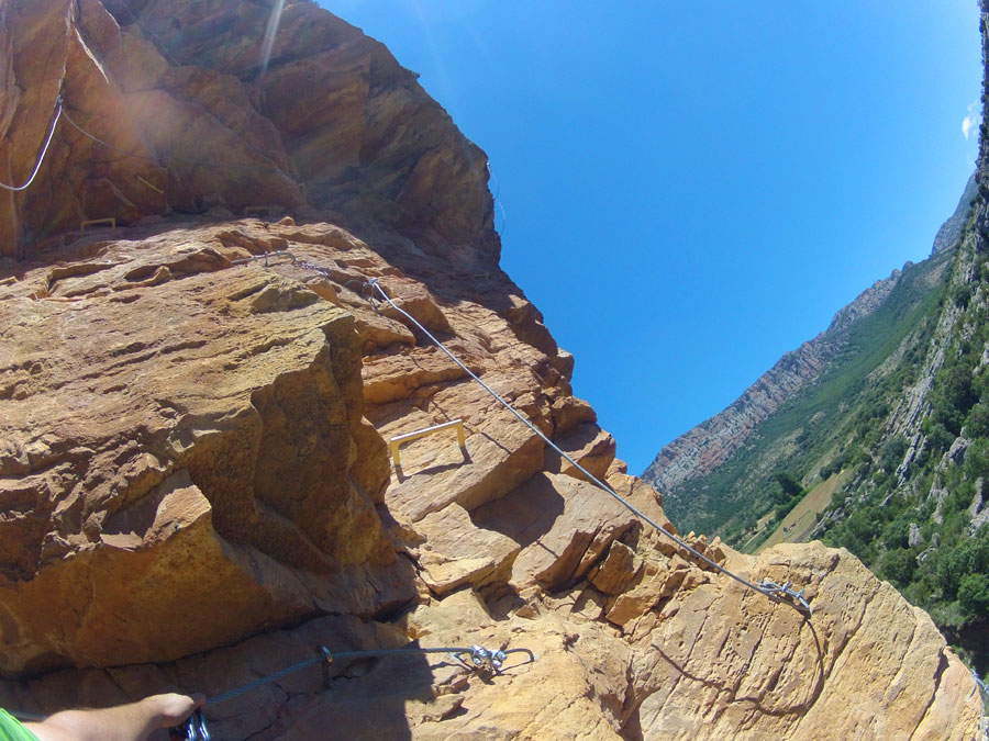 Tramo intermedio mirando a la zona dels Pènduls y el techo desplomado 