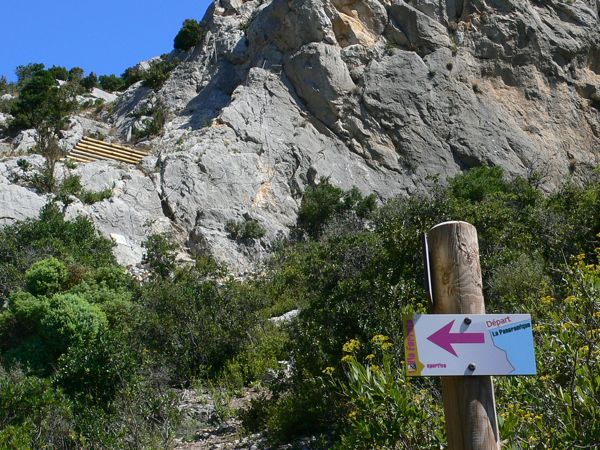Inicio de la ferrata de iniciación La Pichona 