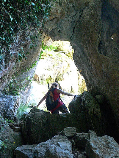 Pasamos la entrada para acceder al salto de agua 
