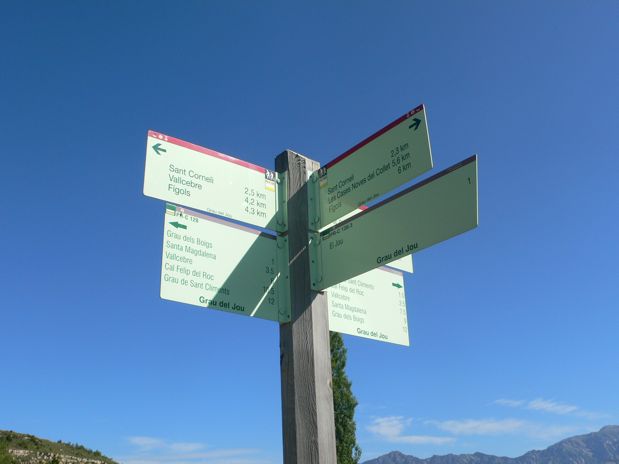 Indicador vertical que marca 1 km. al grau dels Boigs que aprovecharemos para descender 