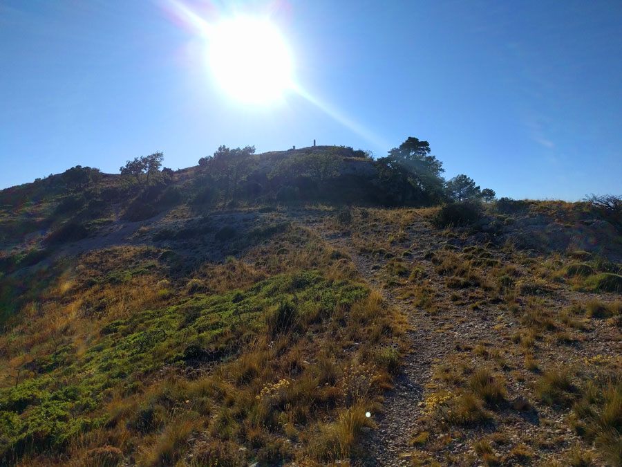 Camino a la Roca Corbatera 
