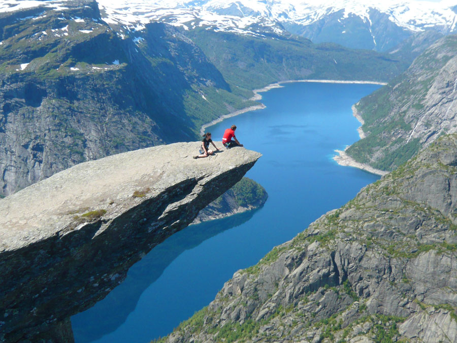 Asomados al Trolltunga ® Richie Riko 