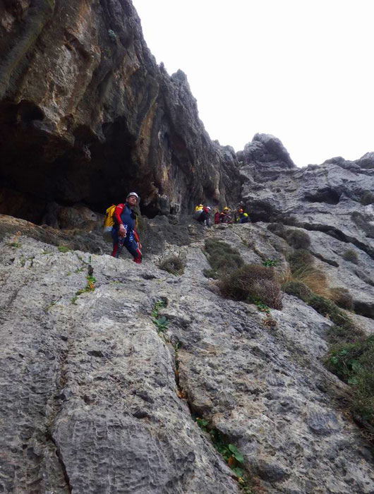 Rampa de piedra sin equipar 