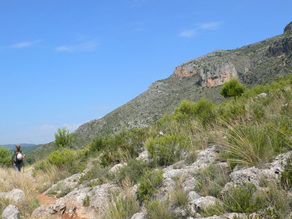 Al fondo ya vemos la peña Roja 