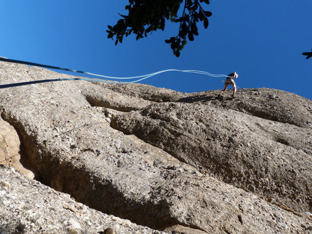 Descenso en rapel -cuerda de 70 m. - (© Pablo Esteban) 