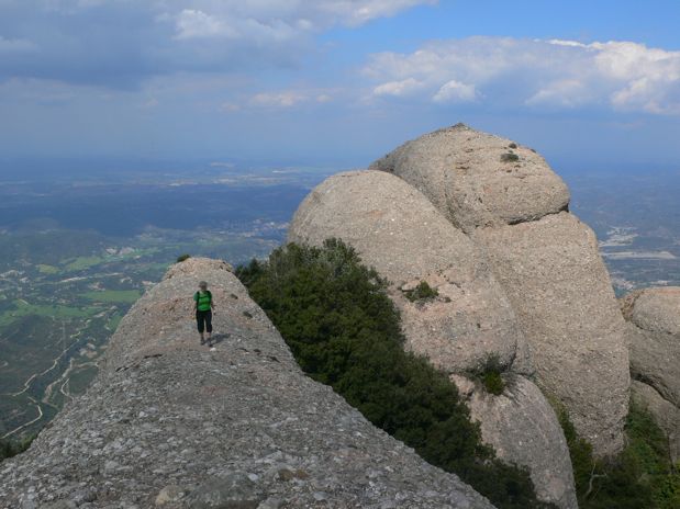 Subiendo a la Cima de la Miranda del Ecos - con el Eco superior a tocar - 