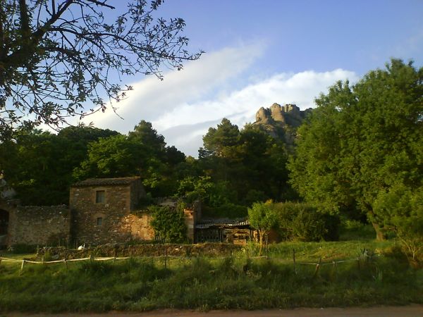 Vista del risco dels Cavalls desde Can Robert 
