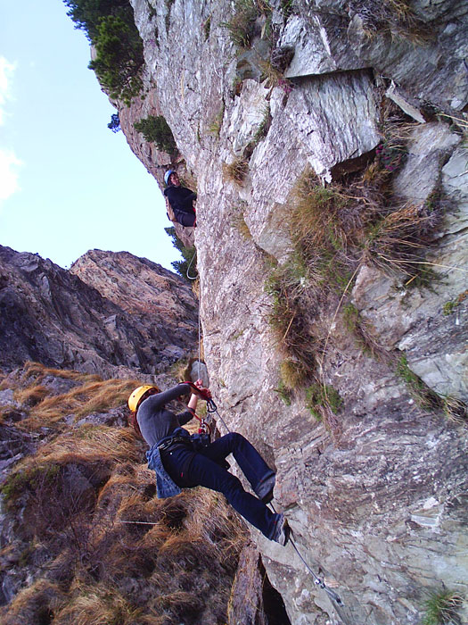 Primer paso vertical de la vía ferrata 