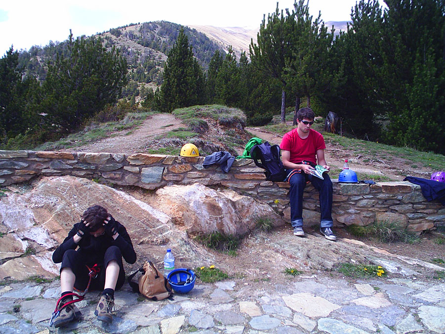 Descansando en el mirador del Roc de Quer 