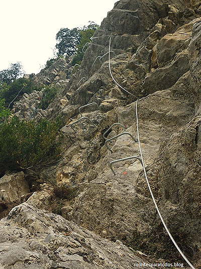 Tramo vertical en el primer tramo (© Montes para todos) 