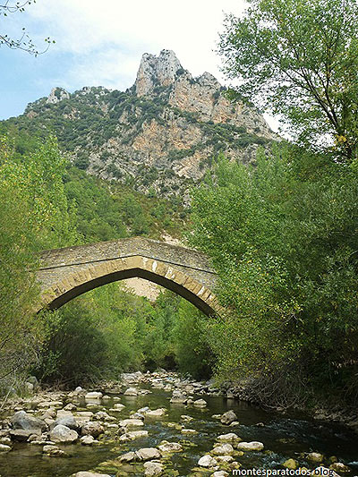 Aguja desde el río Isábena (© Montes para todos) 