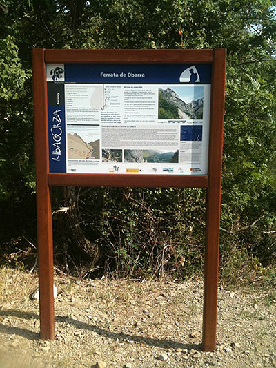 Cartel informativo de la ferrata 